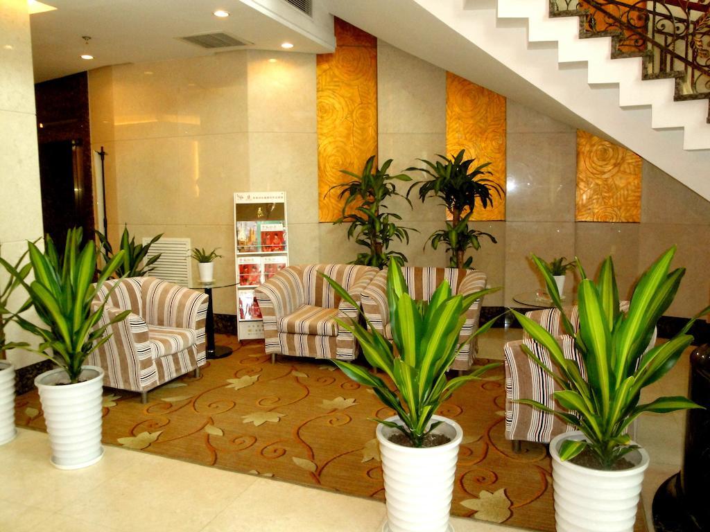 Overseas Chinese International Hotel Qingdao Dış mekan fotoğraf