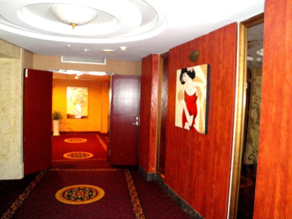 Overseas Chinese International Hotel Qingdao Dış mekan fotoğraf