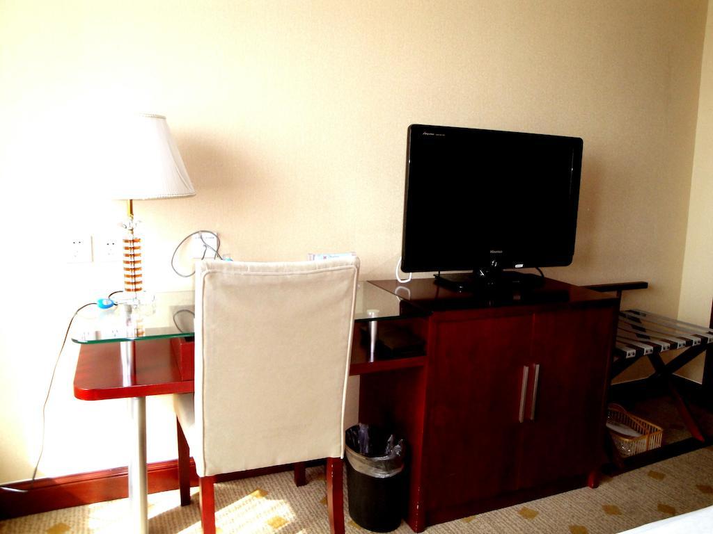 Overseas Chinese International Hotel Qingdao Dış mekan fotoğraf
