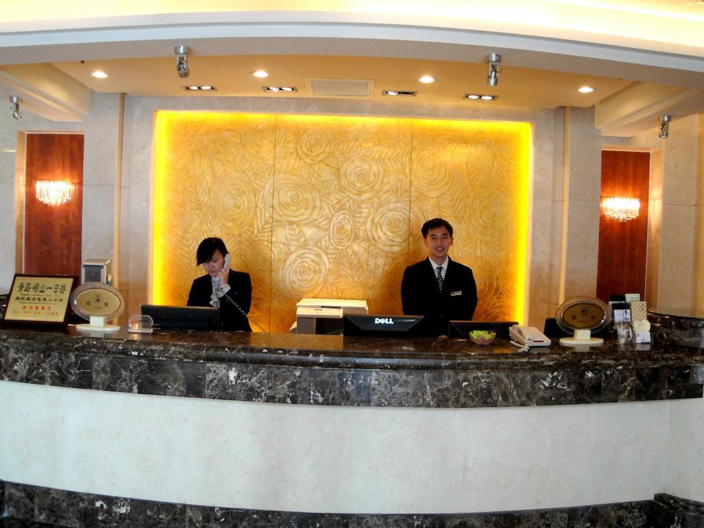 Overseas Chinese International Hotel Qingdao Dış mekan fotoğraf