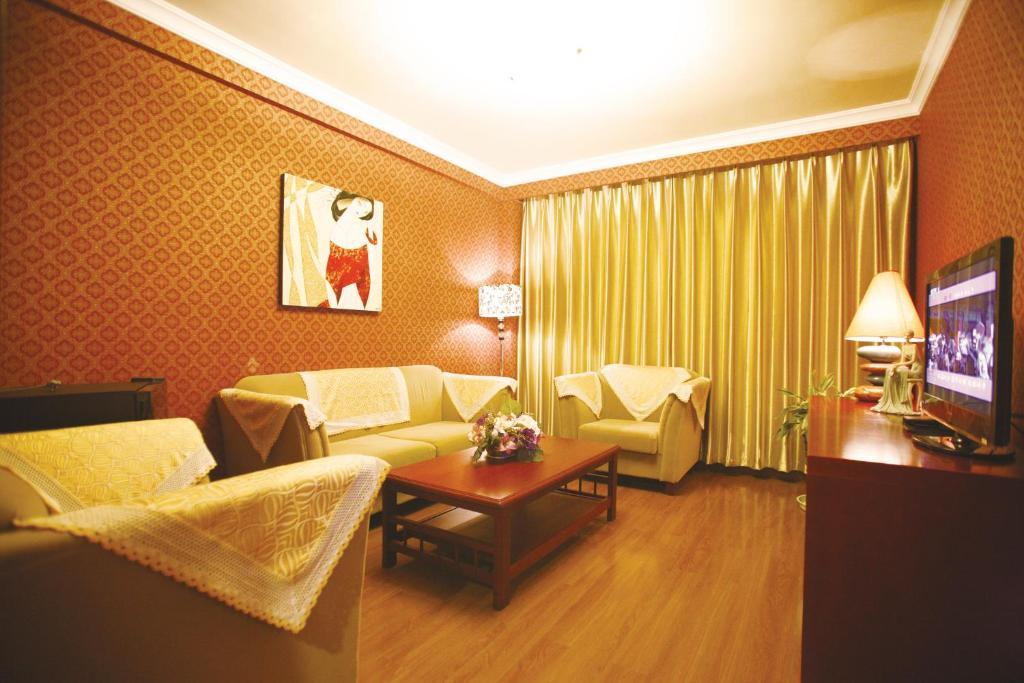Overseas Chinese International Hotel Qingdao Dış mekan fotoğraf